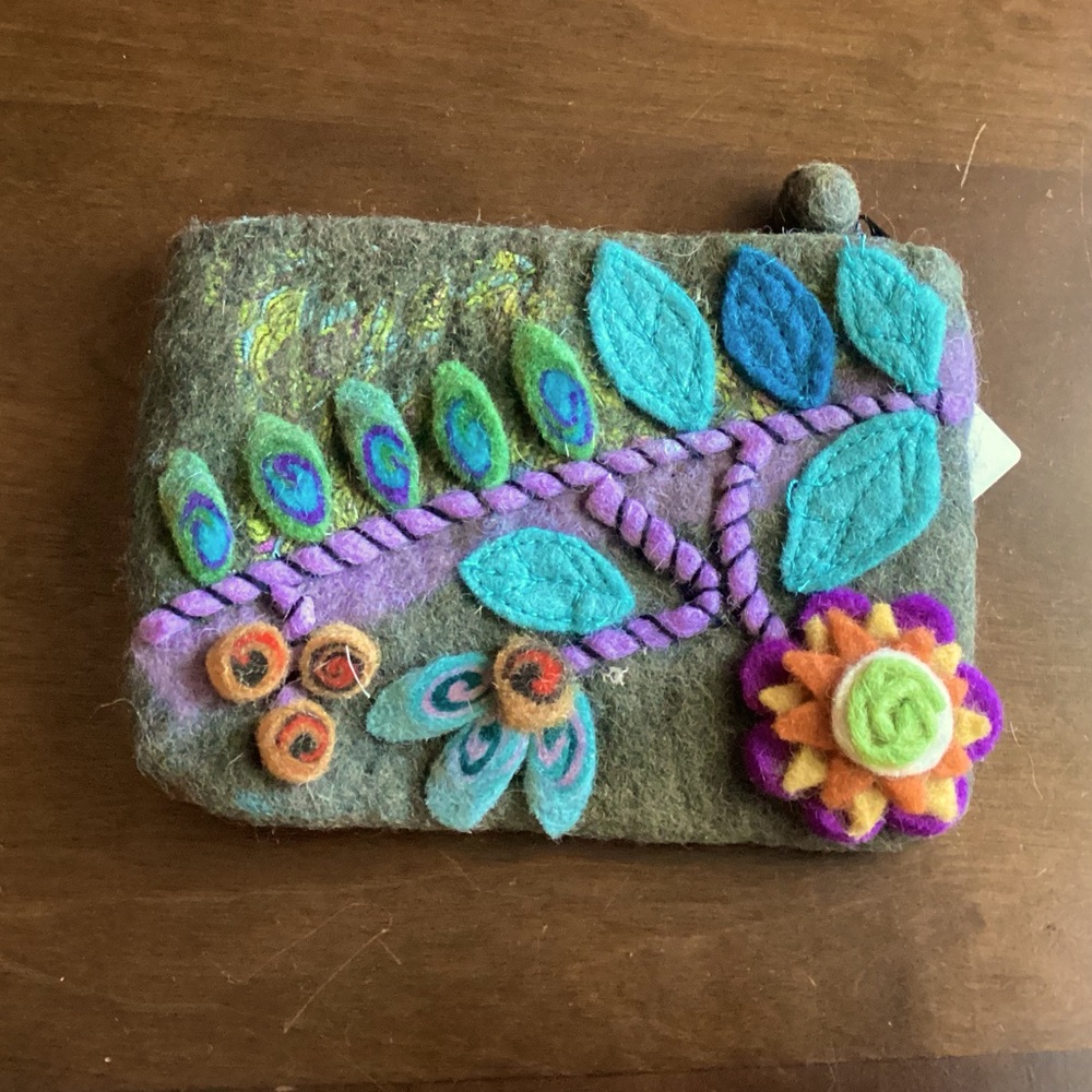 🌸RISING TIDE Handmade in Nepal Wool Zip Pouch